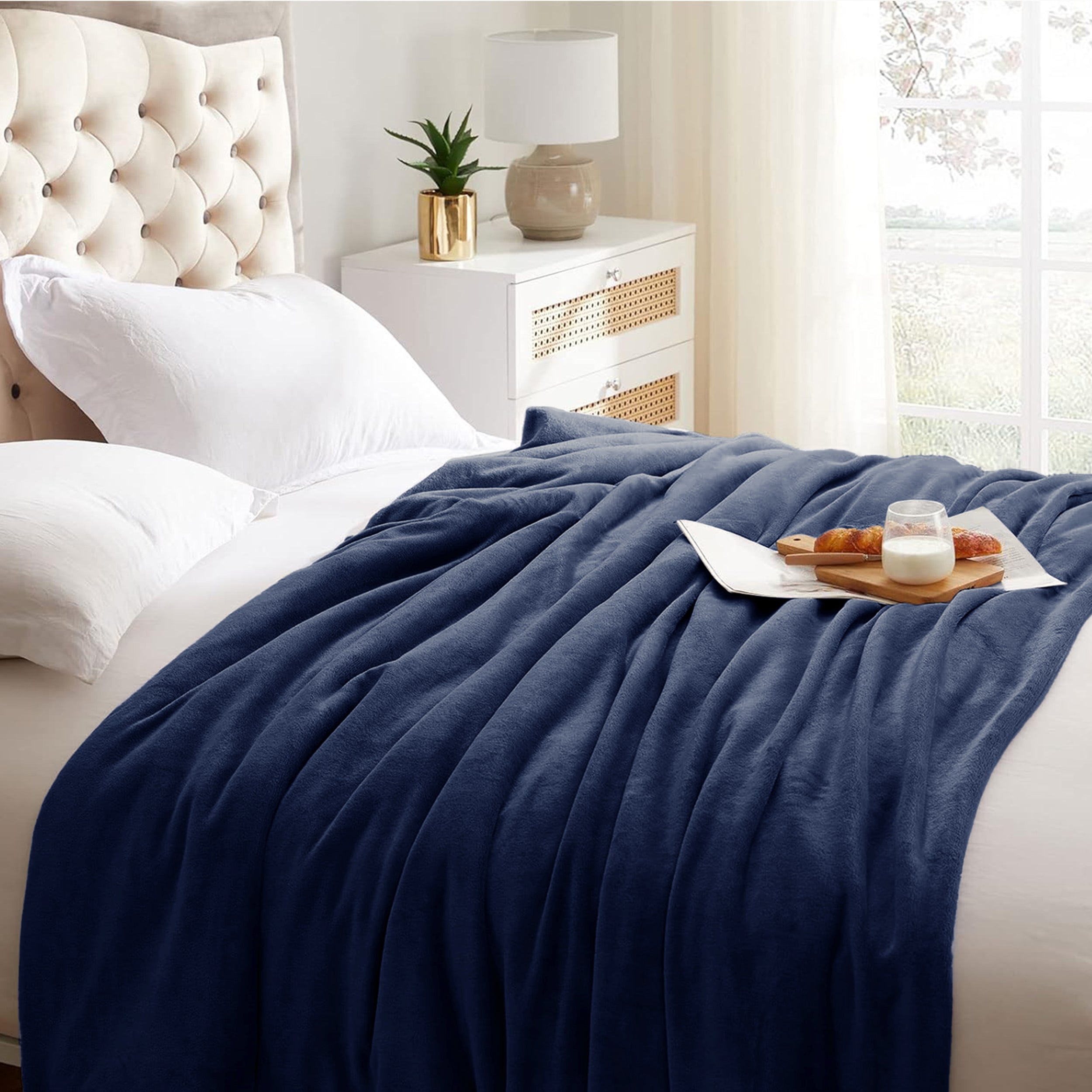 Lightweight Reversible Faux Fur Throw Fleece Blanket For Sofa & Bed