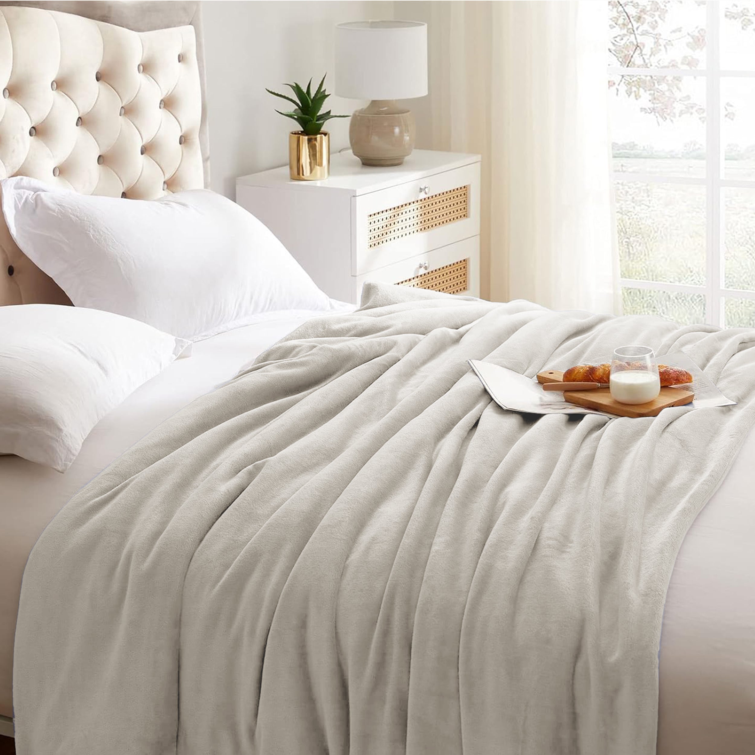 Lightweight Reversible Faux Fur Throw Fleece Blanket For Sofa & Bed