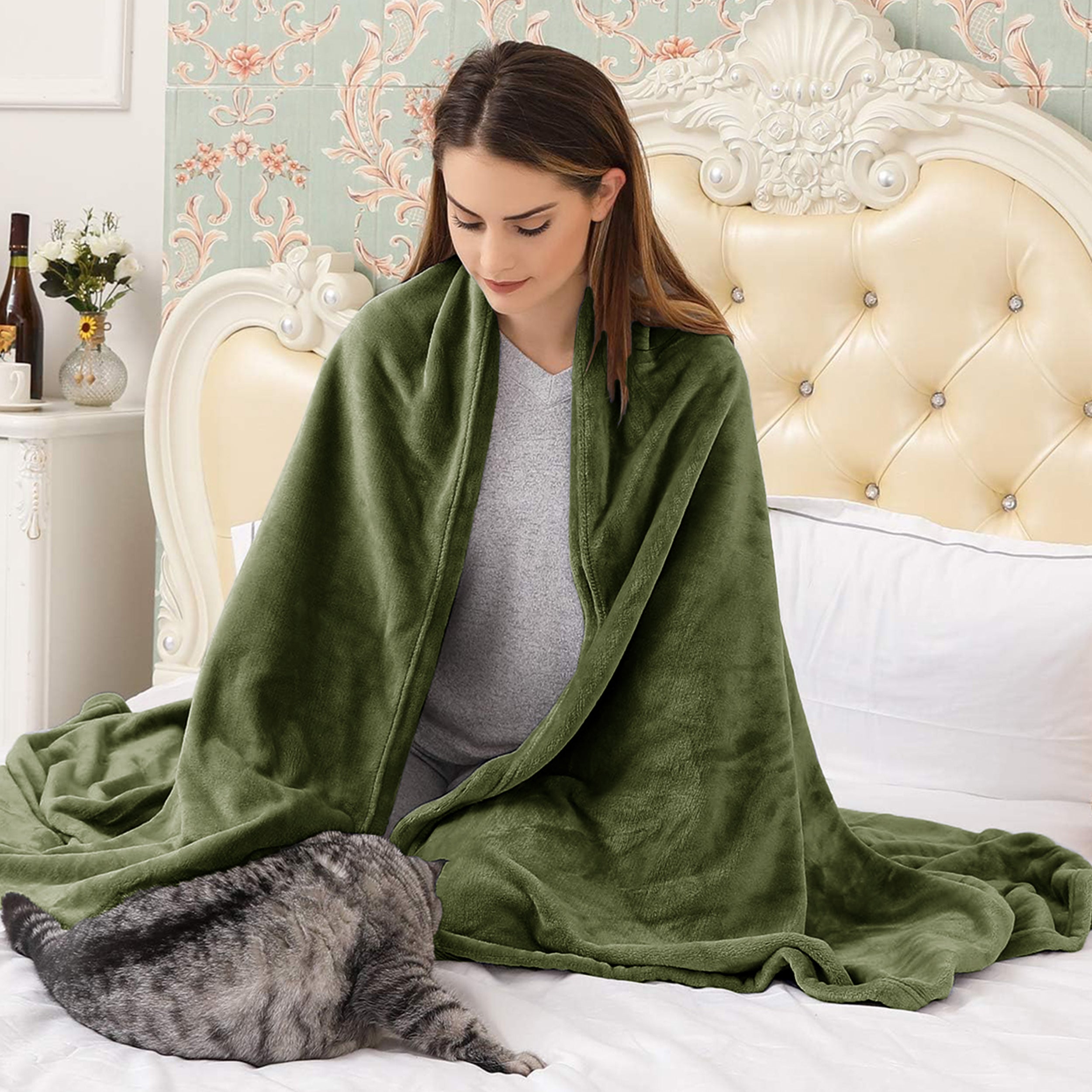 Lightweight Reversible Faux Fur Throw Fleece Blanket For Sofa & Bed