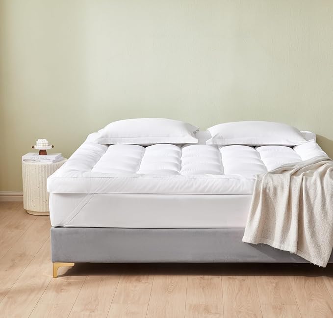 Lightweight Microfiber Elasticated Straps Machine Washable Quilted Mattress Topper