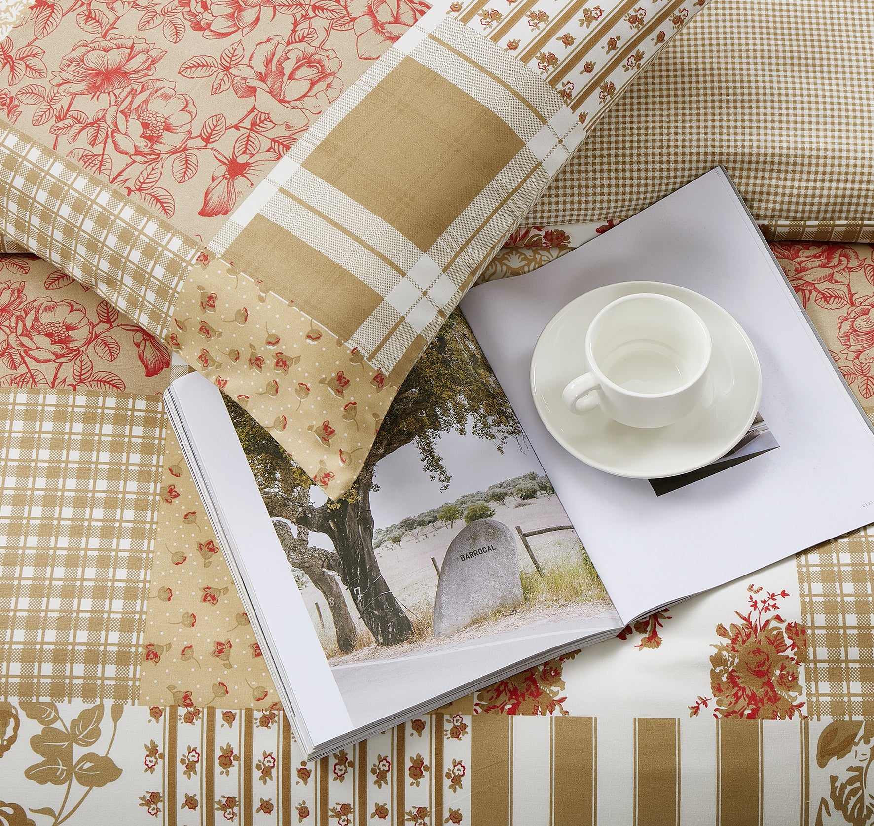 Breathable Cotton Rich Quilt Duvet Cover Set With Fitted Sheet
