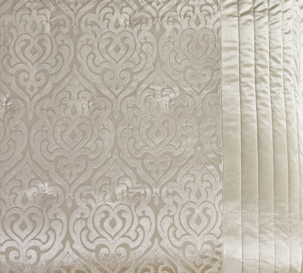 Infinity Jacquard Velvet Bedspread Comforter with Pillow Case