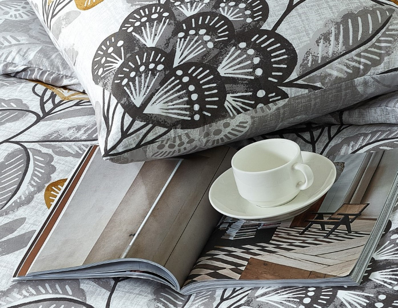 Breathable Microfibre Quilt Duvet Cover Set With Fitted Sheet