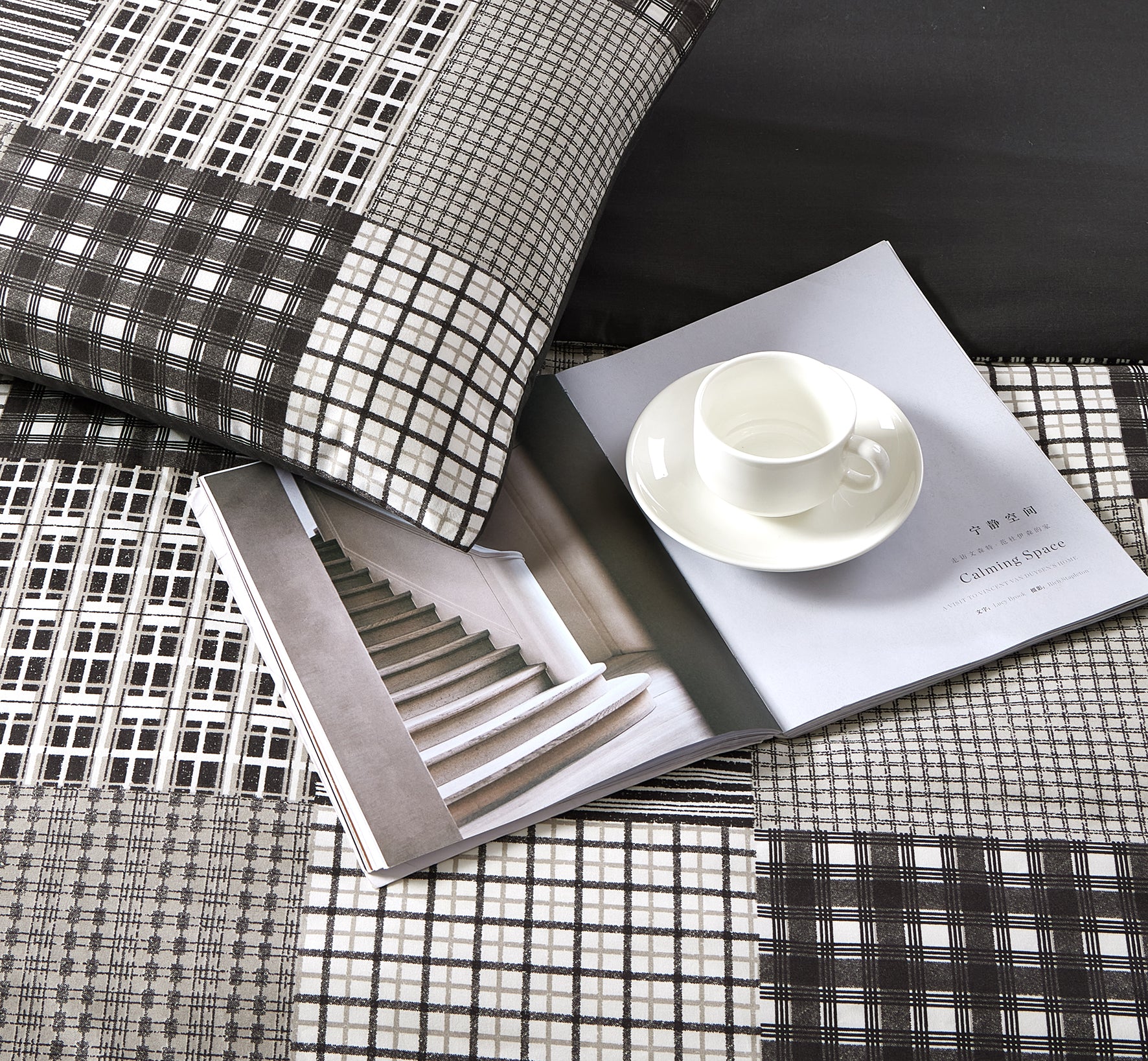 Breathable Microfibre Quilt Duvet Cover Set With Fitted Sheet