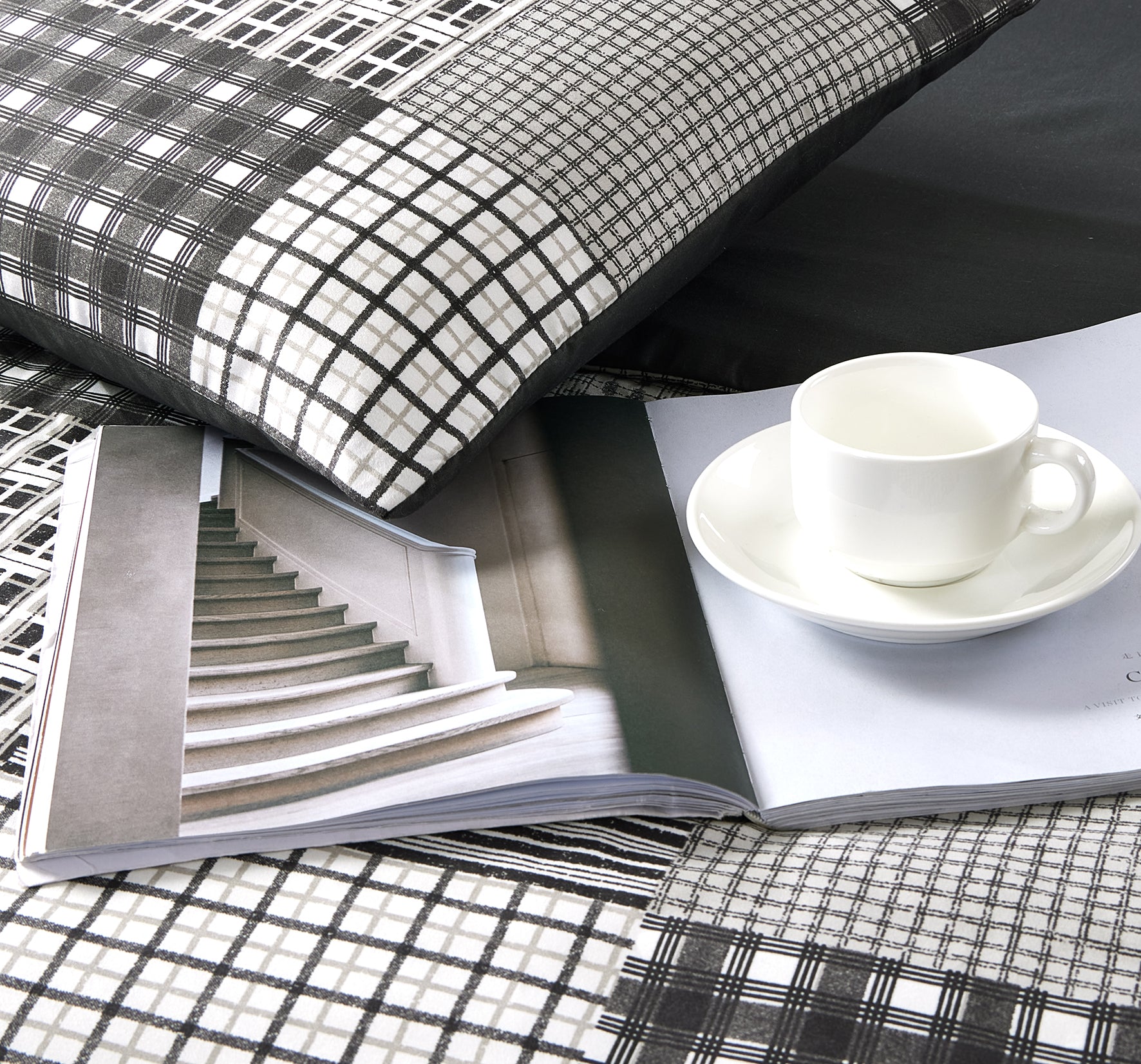 Breathable Microfibre Quilt Duvet Cover Set With Fitted Sheet