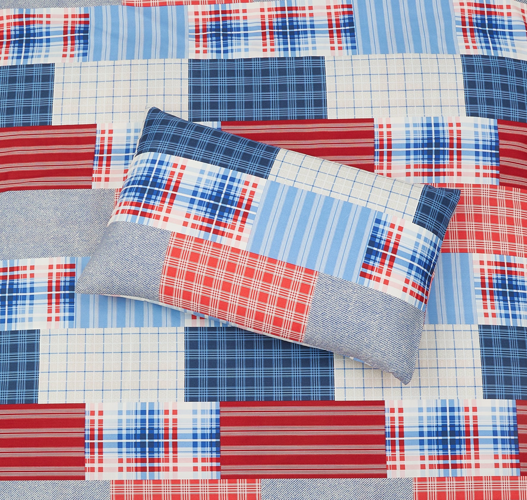 Breathable Cotton Rich Quilt Duvet Cover Set With Fitted Sheet