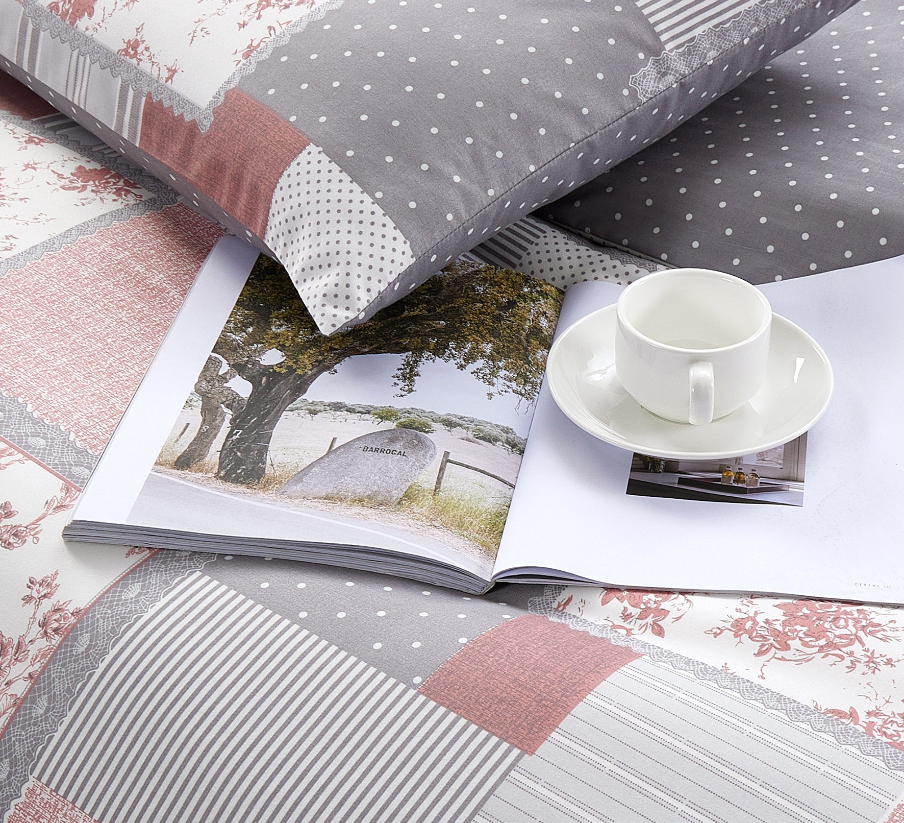 Breathable Microfibre Quilt Duvet Cover Set With Fitted Sheet