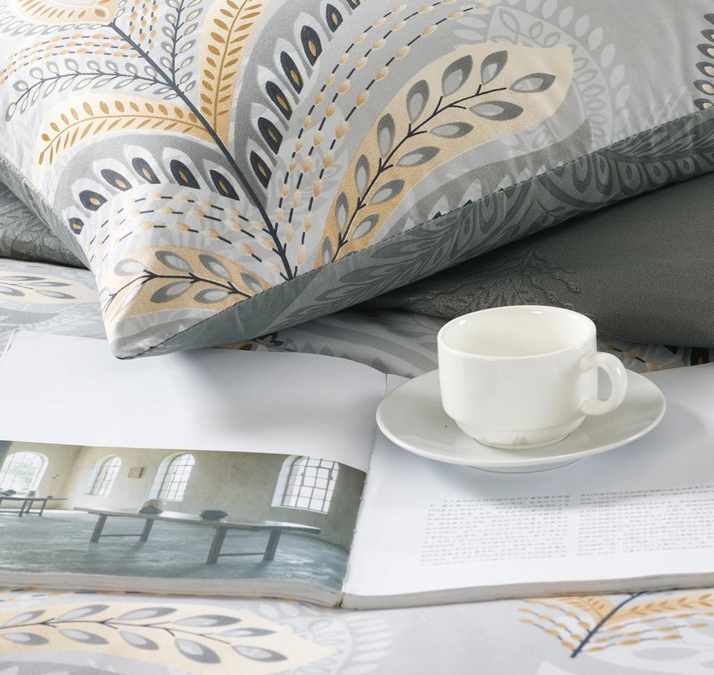 Breathable Microfibre Quilt Duvet Cover Set With Fitted Sheet